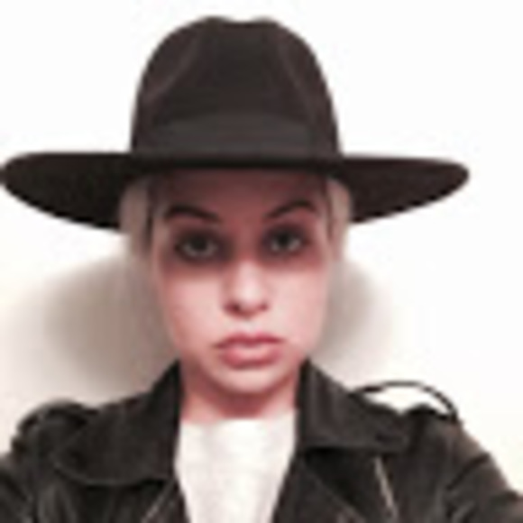 Meet your Posher, Vittoria - Picture 1 of 1